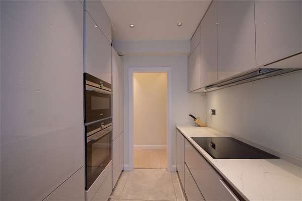 Flat Marylebone Road in City of Westminster