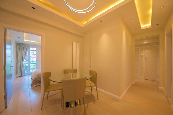 Flat Marylebone Road in City of Westminster
