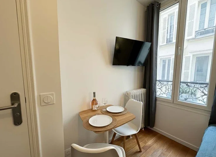 Flat Passage Cardinet in Paris