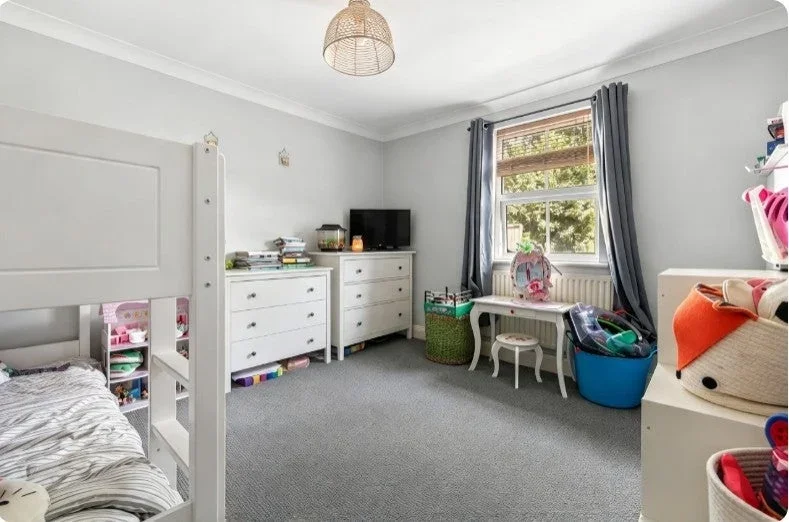 Flat Croham Road in Greater London