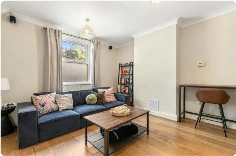 Flat Croham Road in Greater London