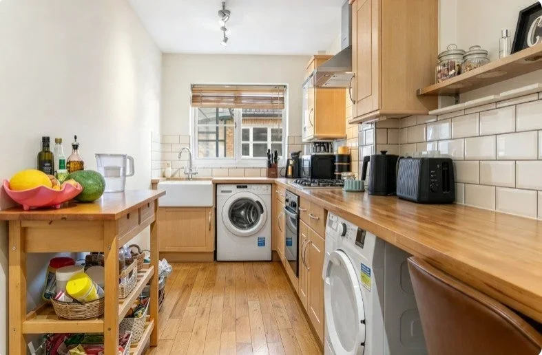 Flat Croham Road in Greater London