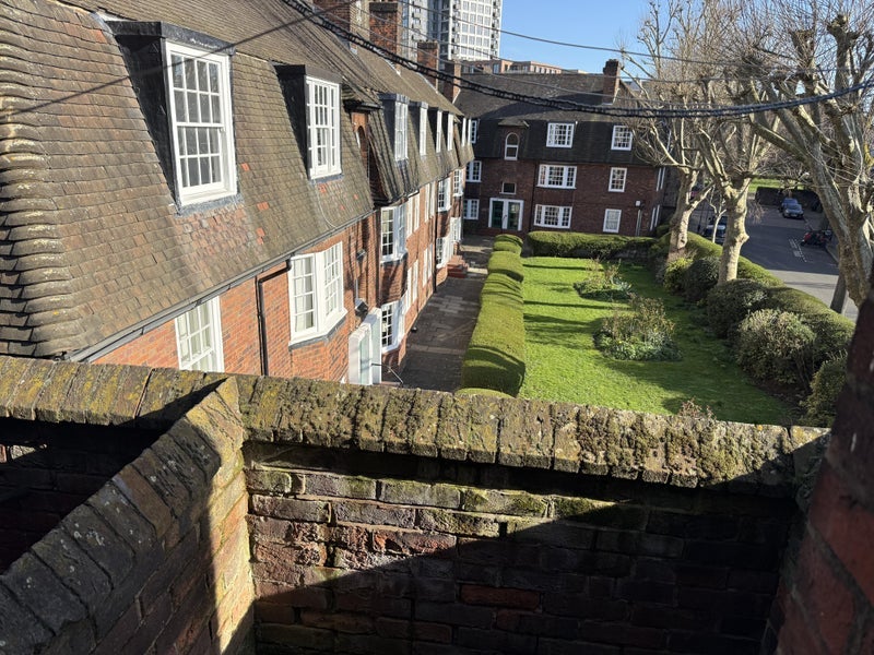 Room Moodkee Street in Greater London