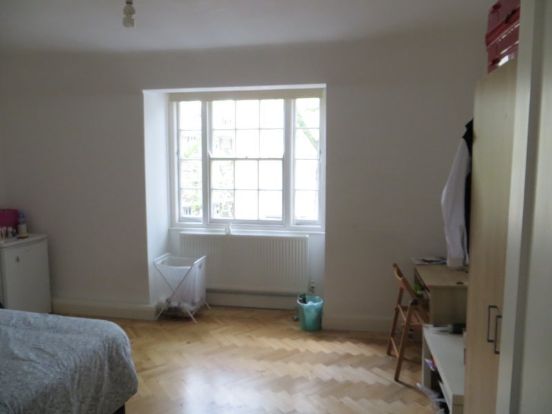 Room Moodkee Street in Greater London