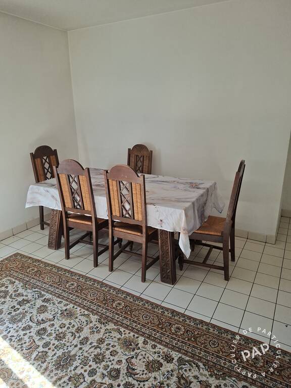 Flat Place du Commandant Roussel in Meulan-en-Yvelines