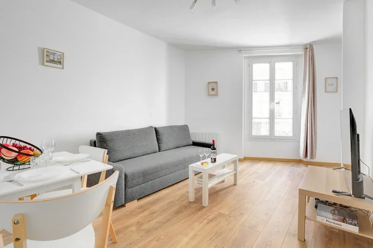 Flat Rue du Dessous des Berges in Paris