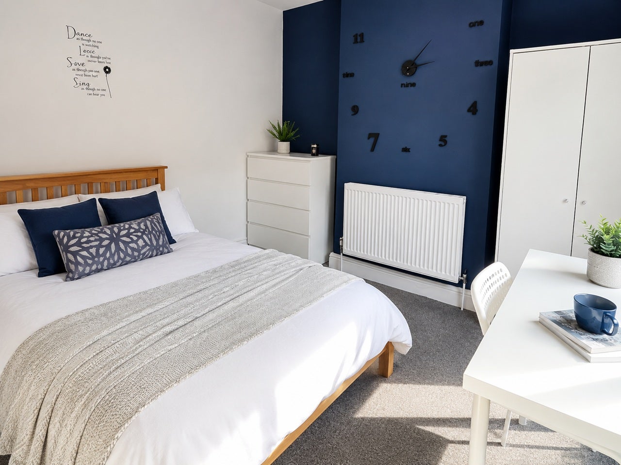 Room Lawson Road in Portsmouth