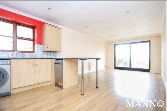 Flat Bromley Road in London