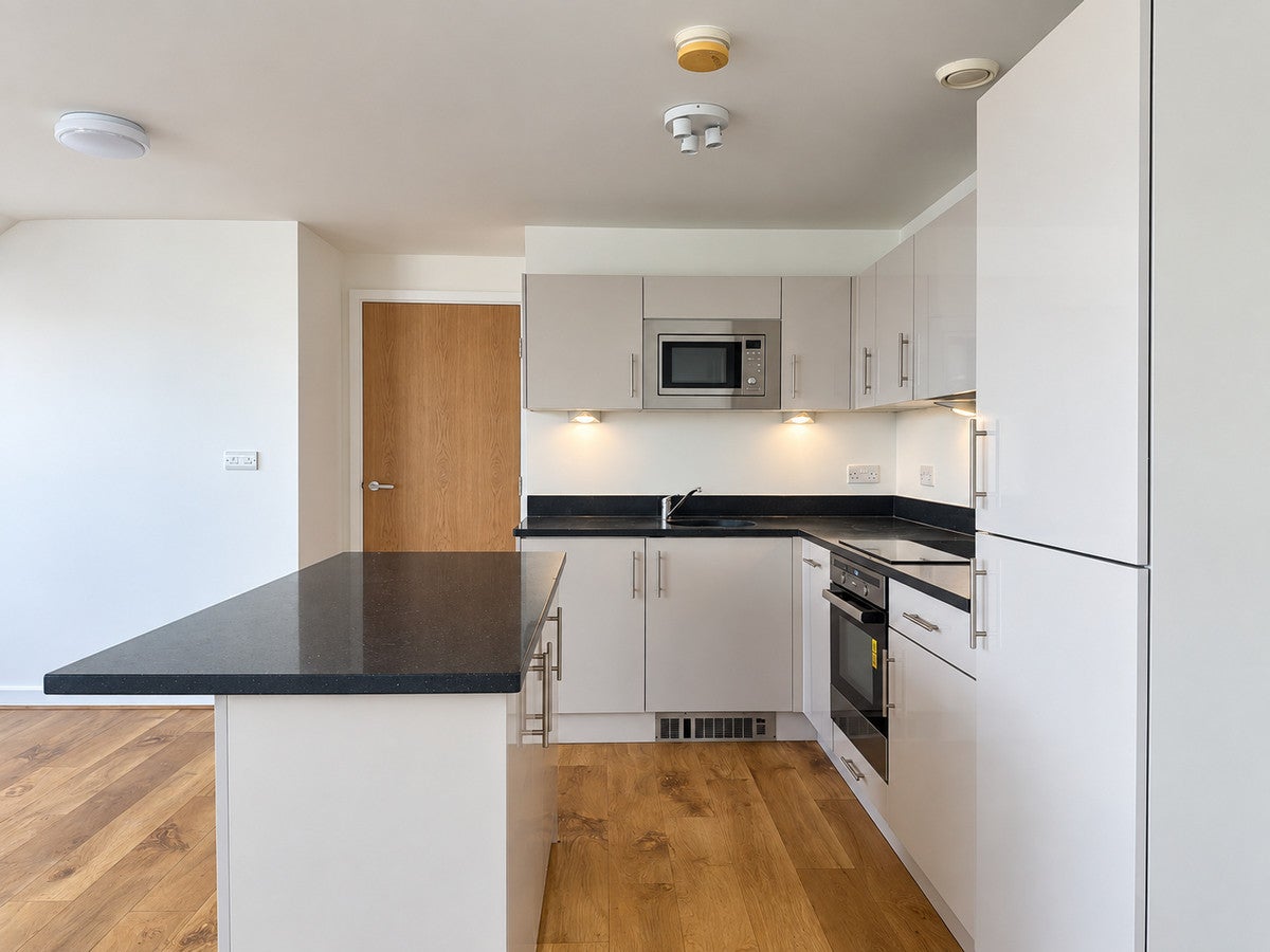 Flat Park Lodge Avenue in Greater London