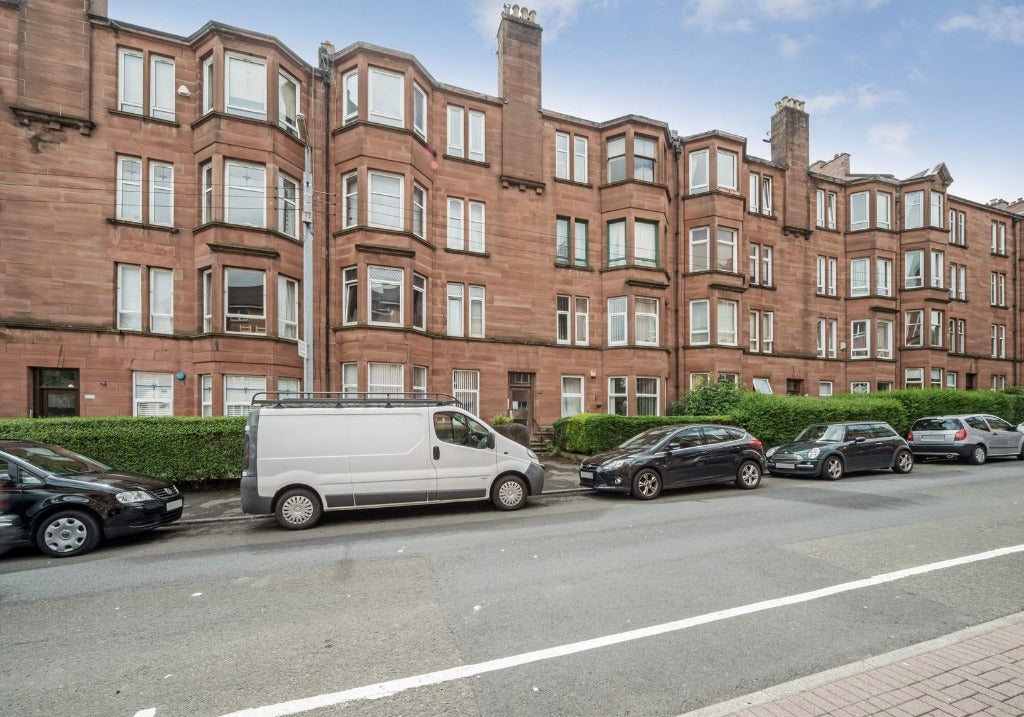 Flat Golfhill Drive in Glasgow