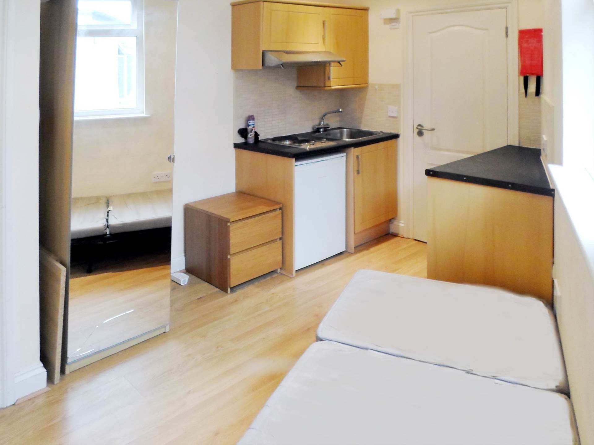 Room Acton Lane in Greater London