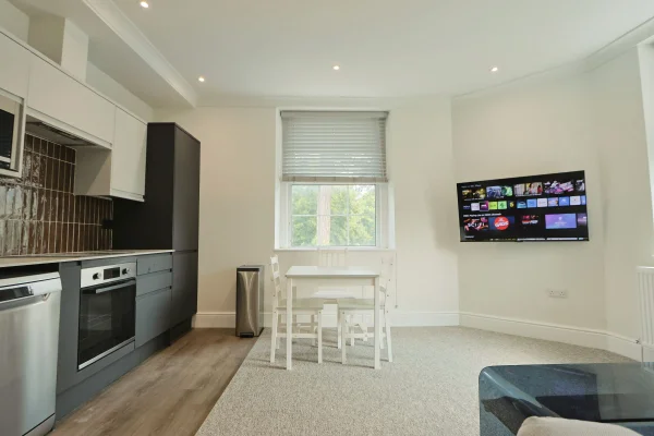 Flat Henleaze Road in Bristol