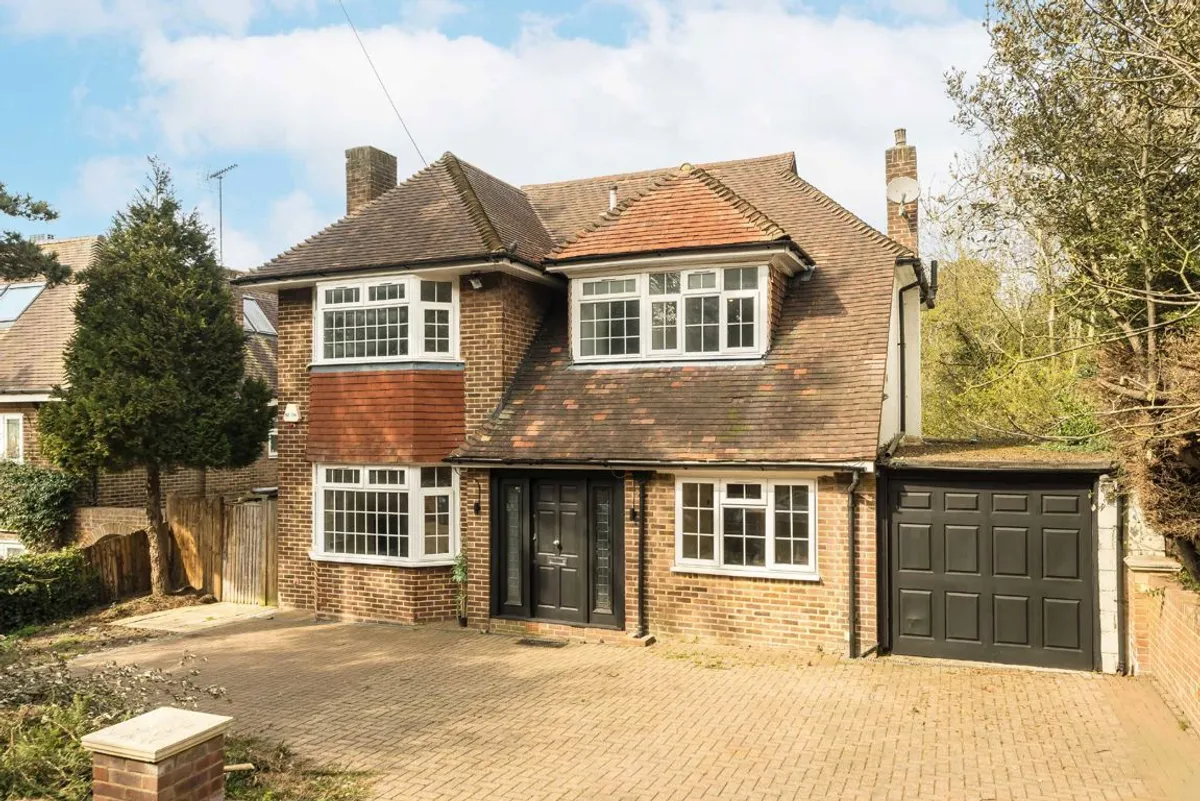 House Gibsons Hill in Greater London