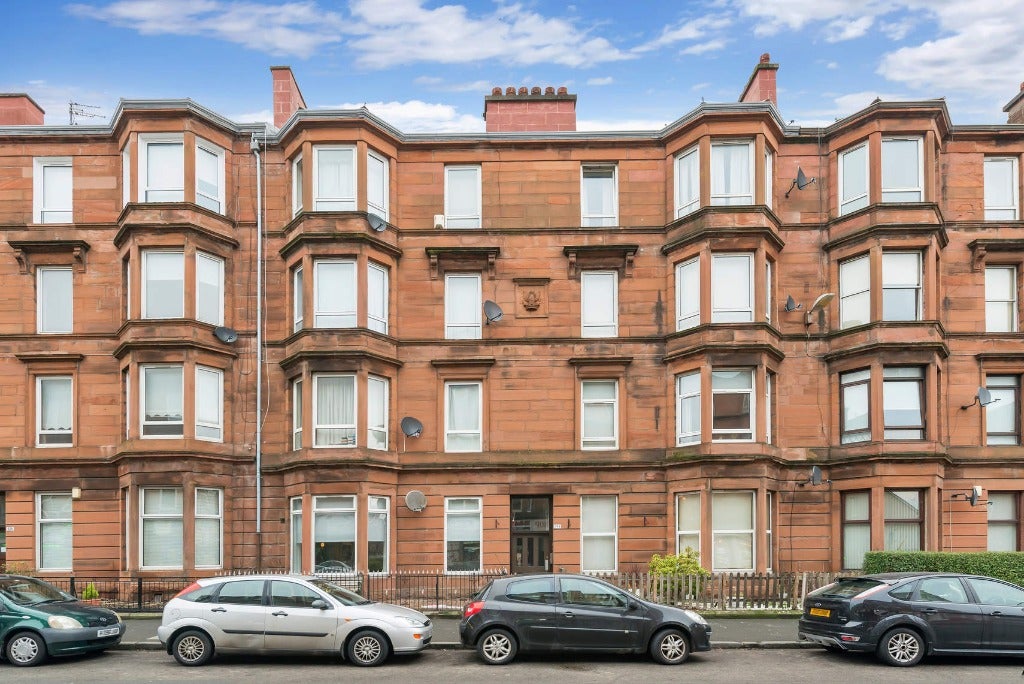 Flat Alexandra Parade in Glasgow