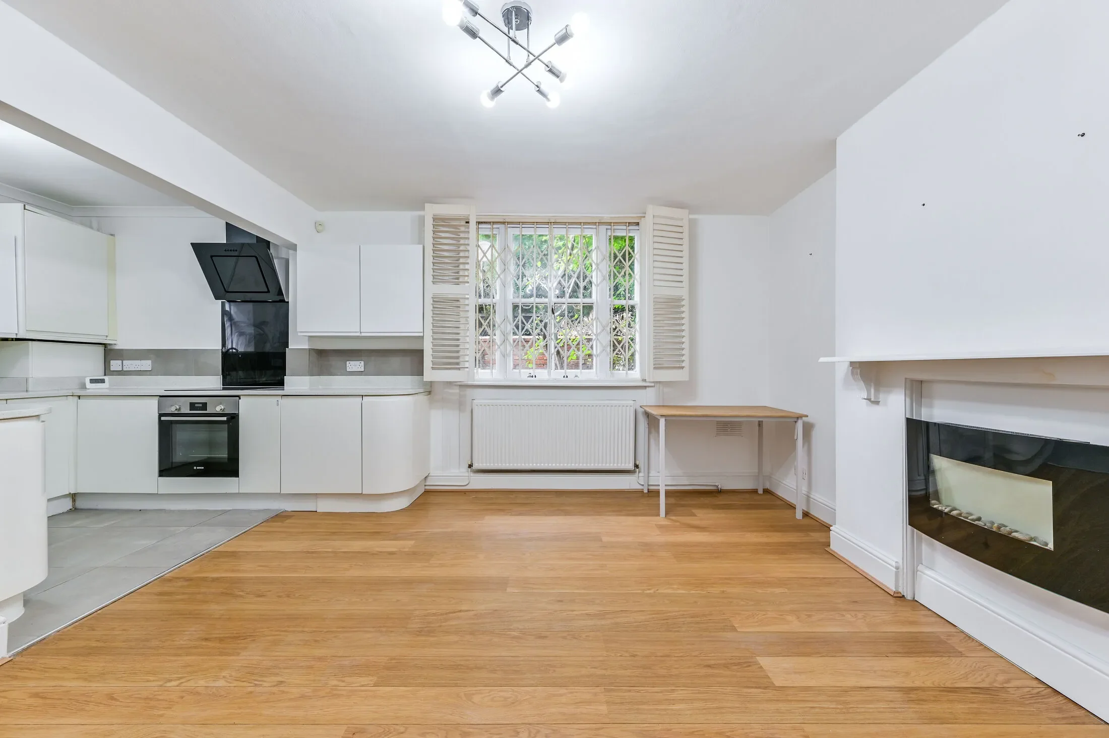 Flat West End Lane in Greater London