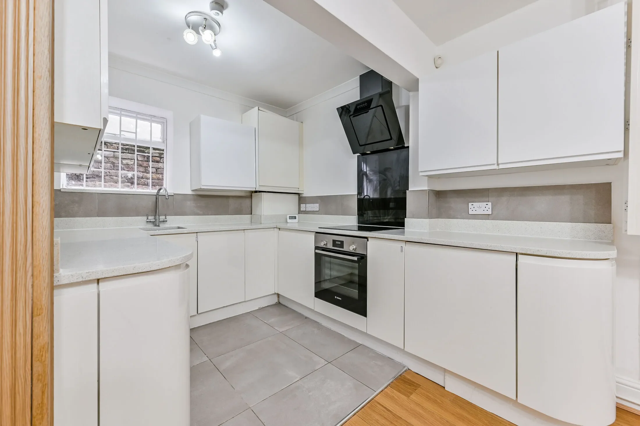 Flat West End Lane in Greater London