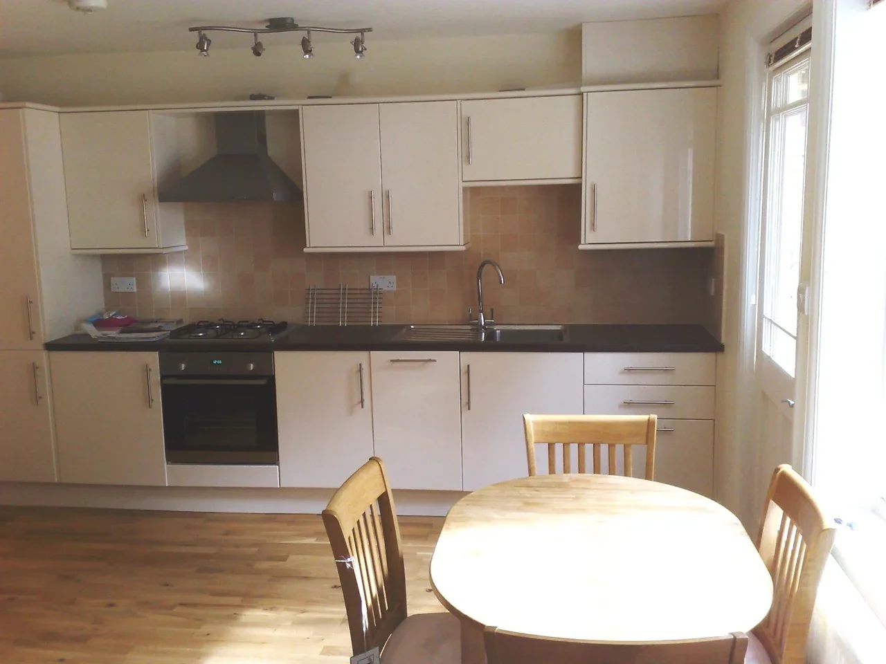 Flat Grange Park in Greater London