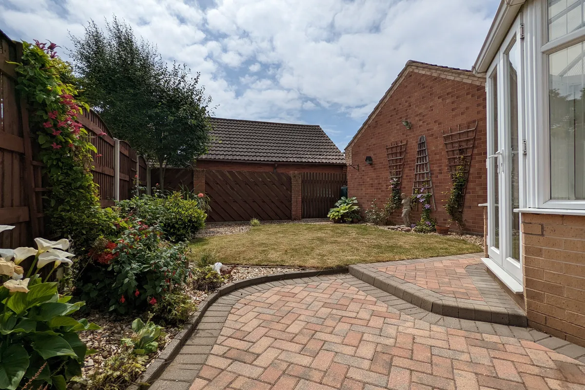 House Fernbank Close in Doncaster