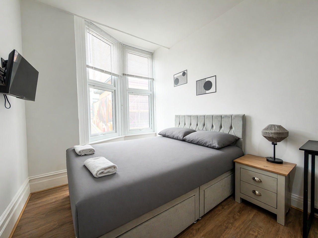 Room Clifftown Road in Southend-on-Sea