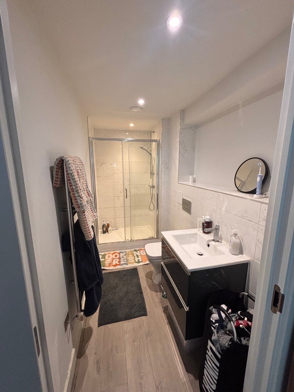 Room Wilford Lane in Nottingham