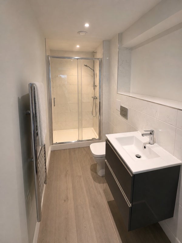 Room Wilford Lane in Nottingham
