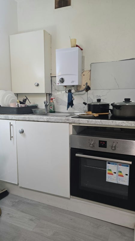 Room Dagmar Avenue in Greater London
