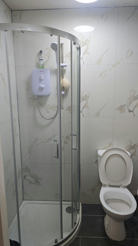 Room Dagmar Avenue in Greater London