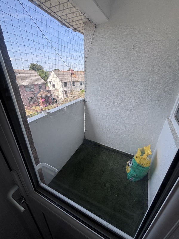 Room Swanmoor Crescent in Bristol