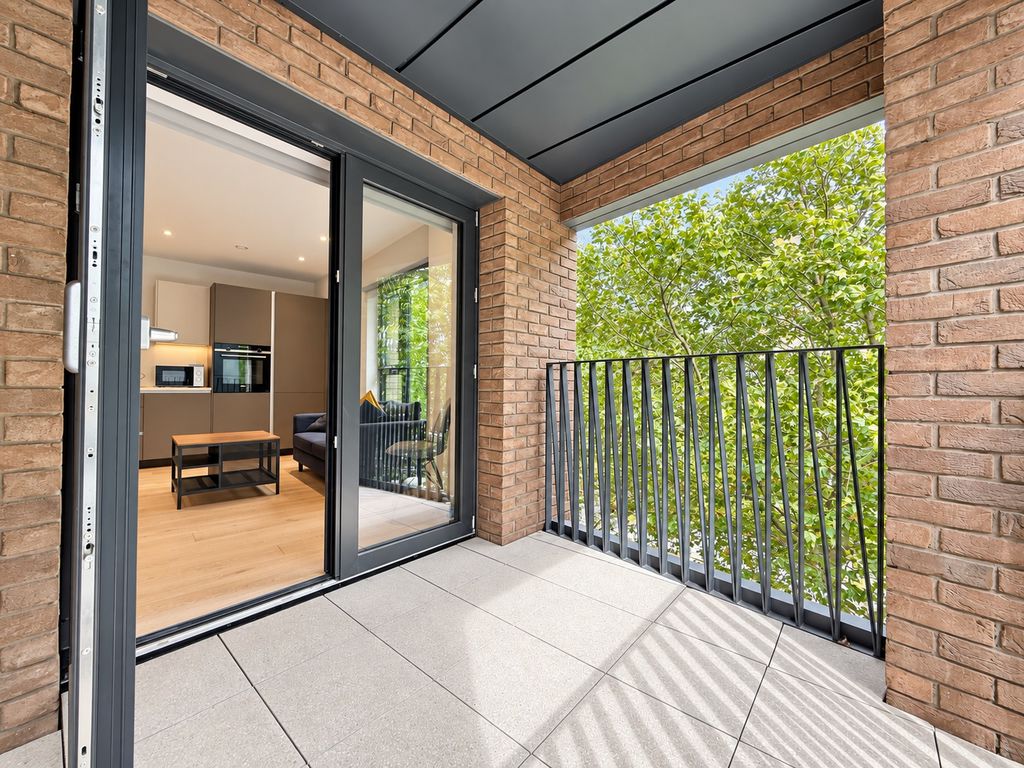 Flat Ufford Street in Greater London