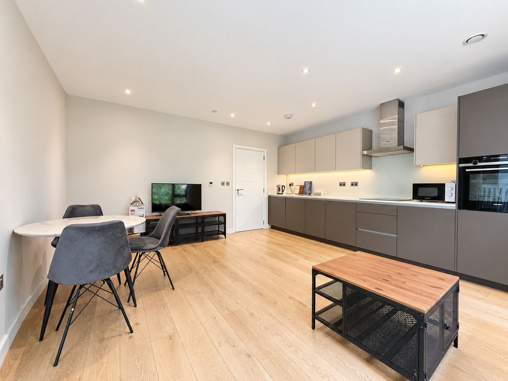 Flat Ufford Street in Greater London