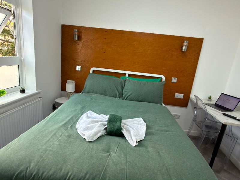 Room West Cliff Road in Bournemouth