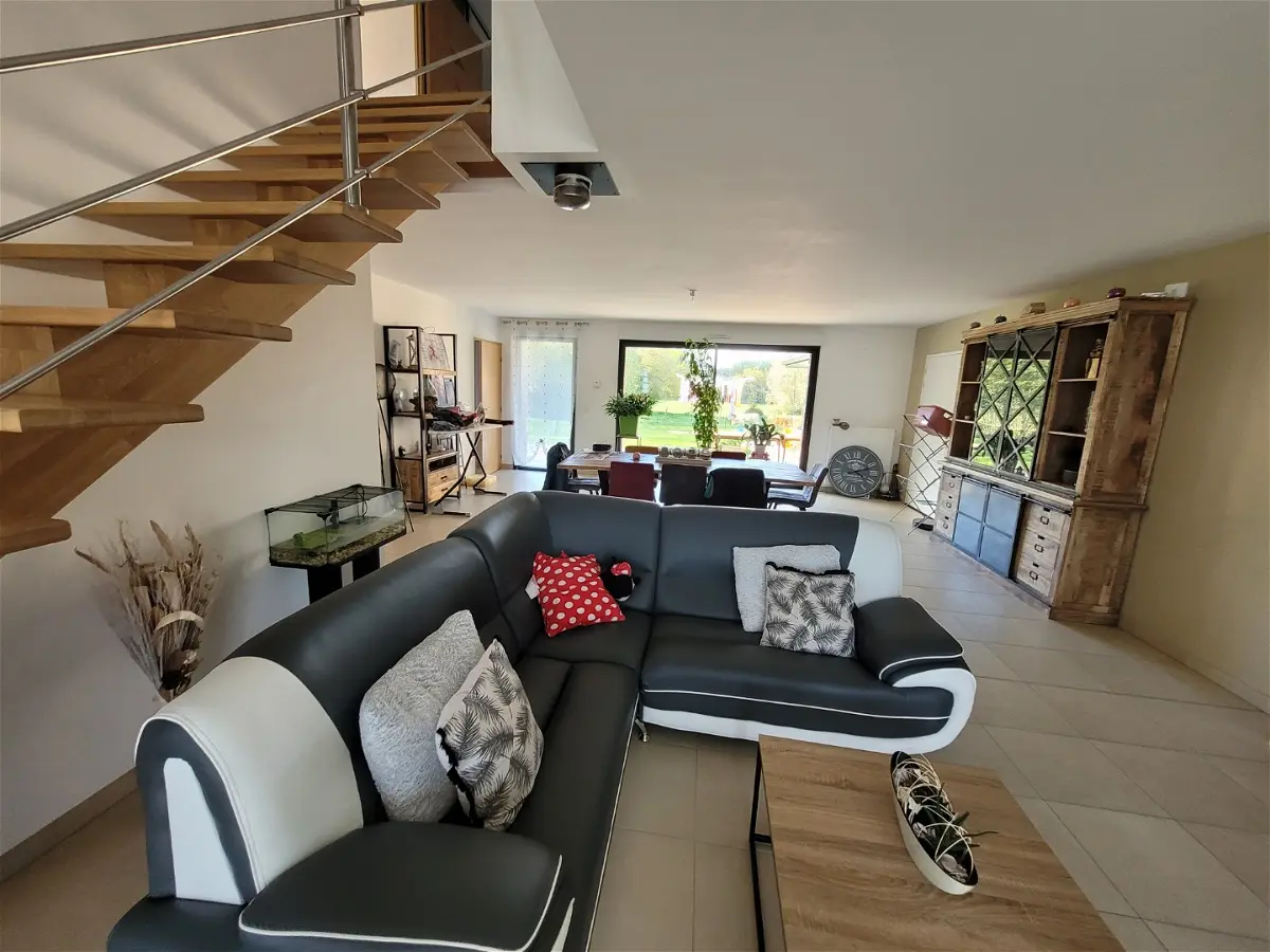 Flat Rue de Givas in Renty