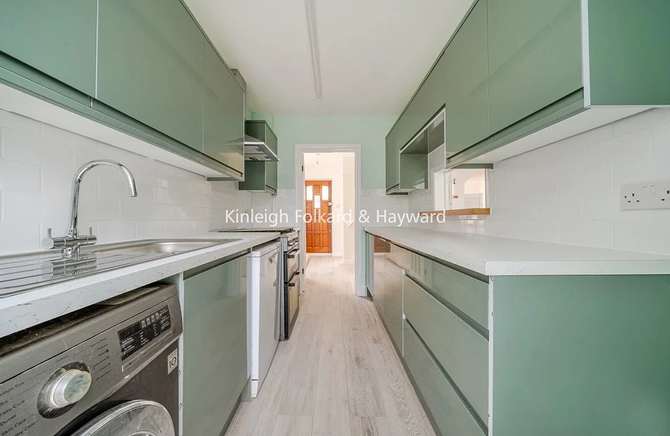 House Oakdene Avenue in Greater London