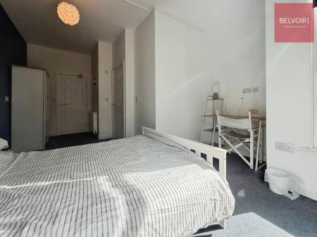 Room Dean Grove in Grimsby