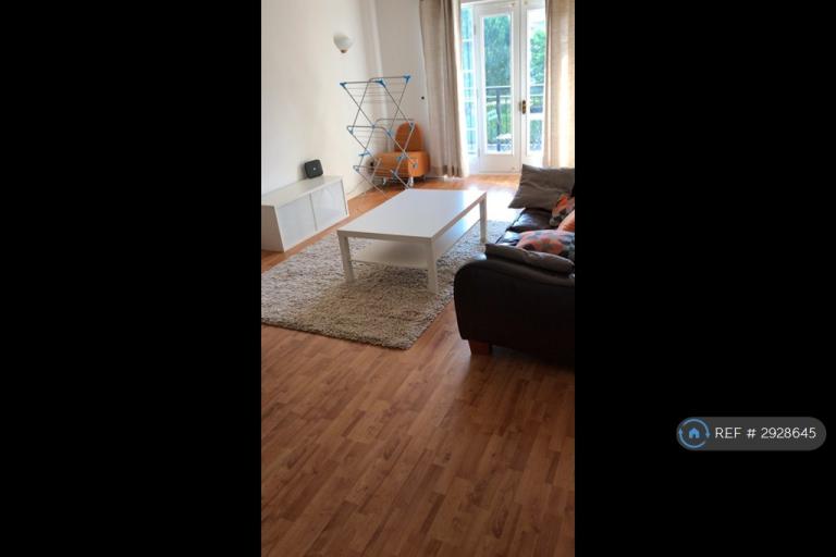 Room Falmouth Road in Greater London