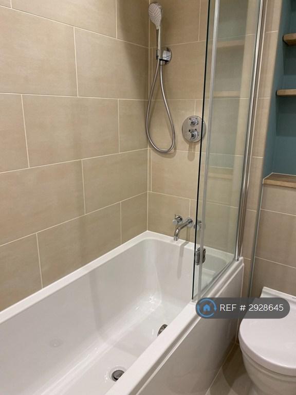 Room Falmouth Road in Greater London