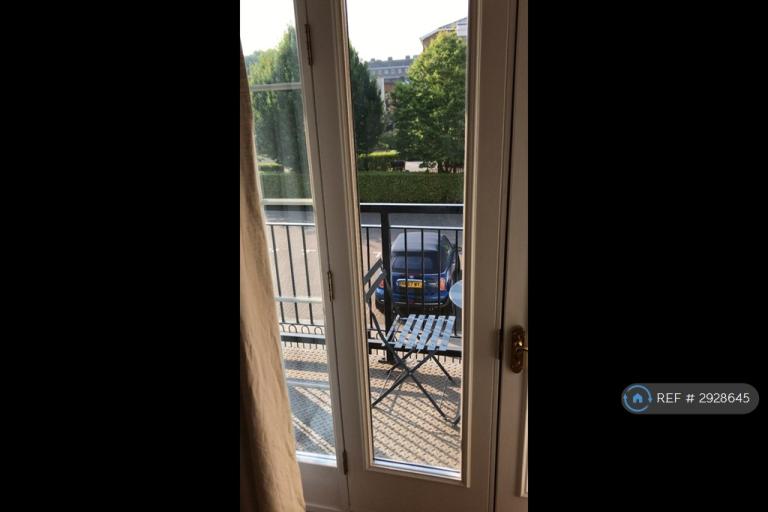 Room Falmouth Road in Greater London