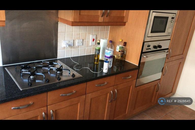Room Falmouth Road in Greater London