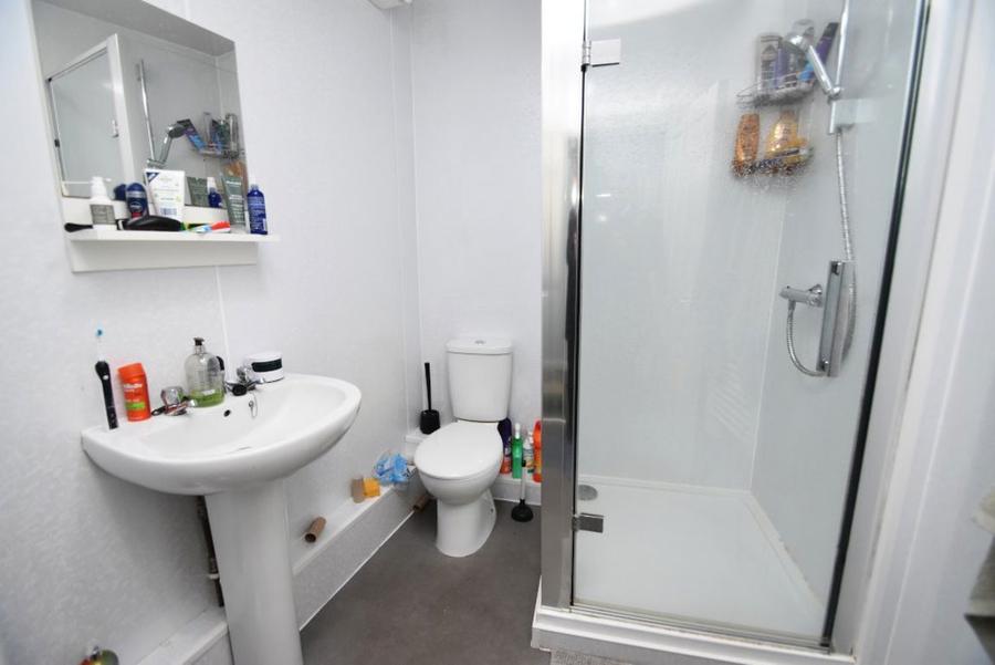 Flat North Road in Durham