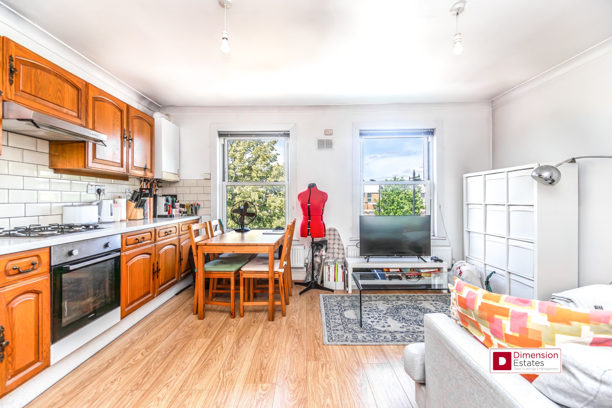 Flat Kingsland Road in Greater London