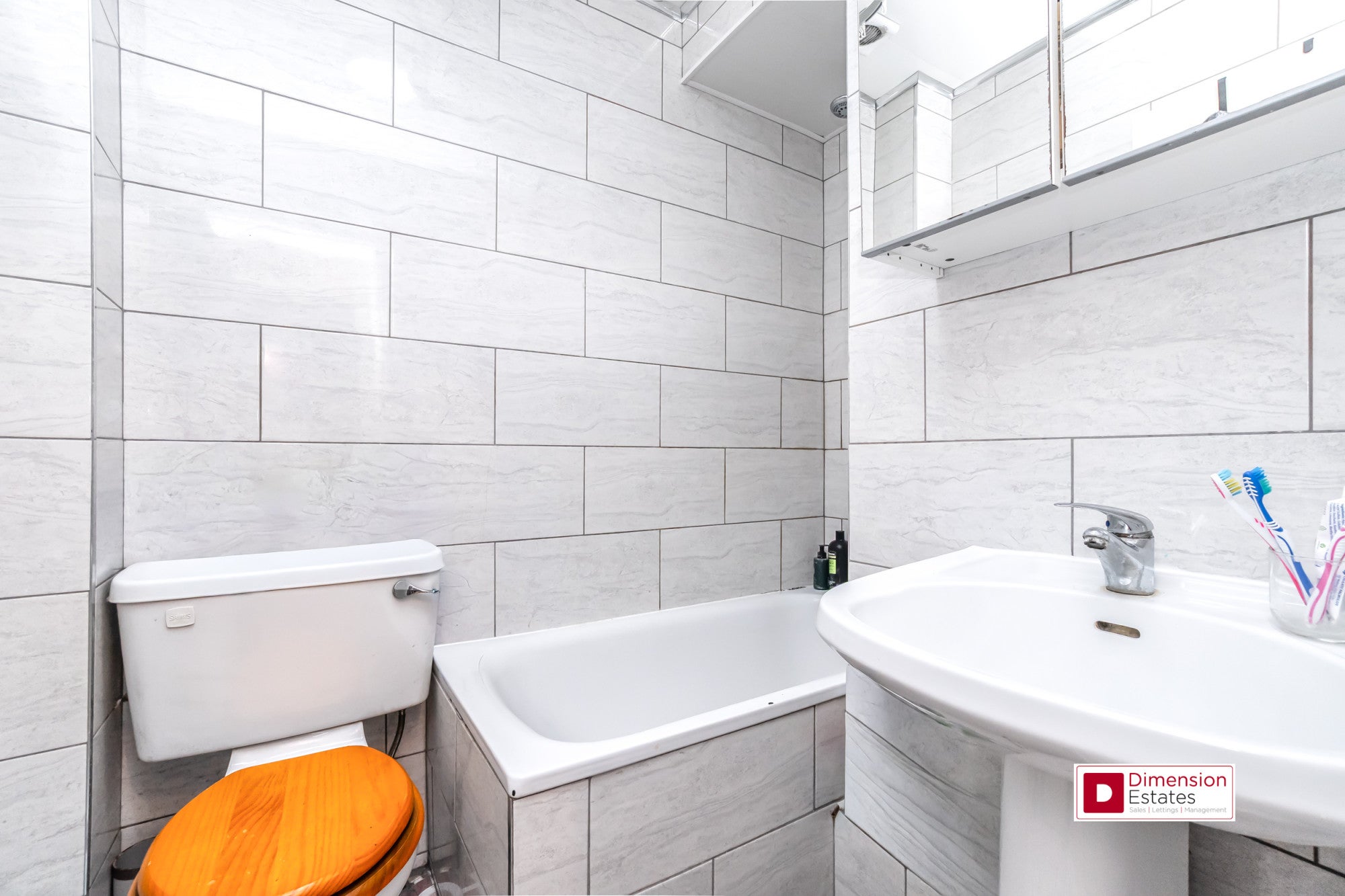 Flat Kingsland Road in Greater London