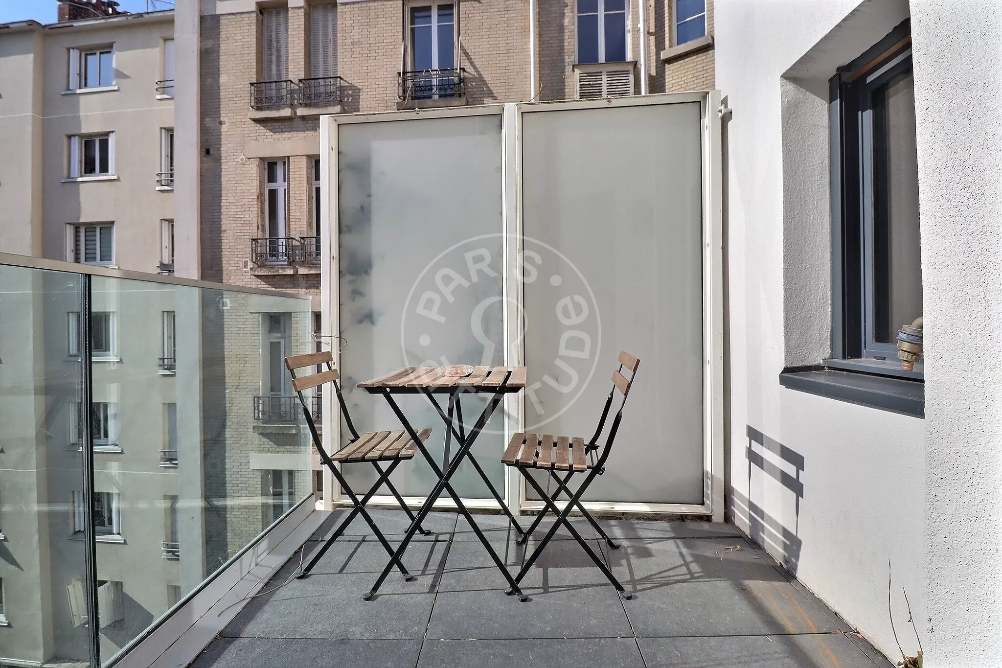 Appartement Rue des Frères Morane à Paris