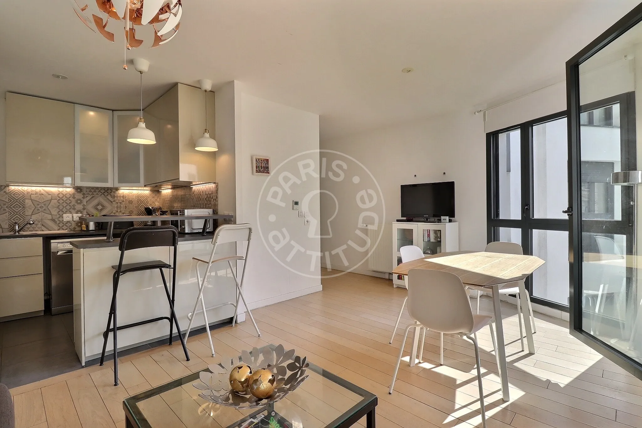 Appartement Rue des Frères Morane à Paris