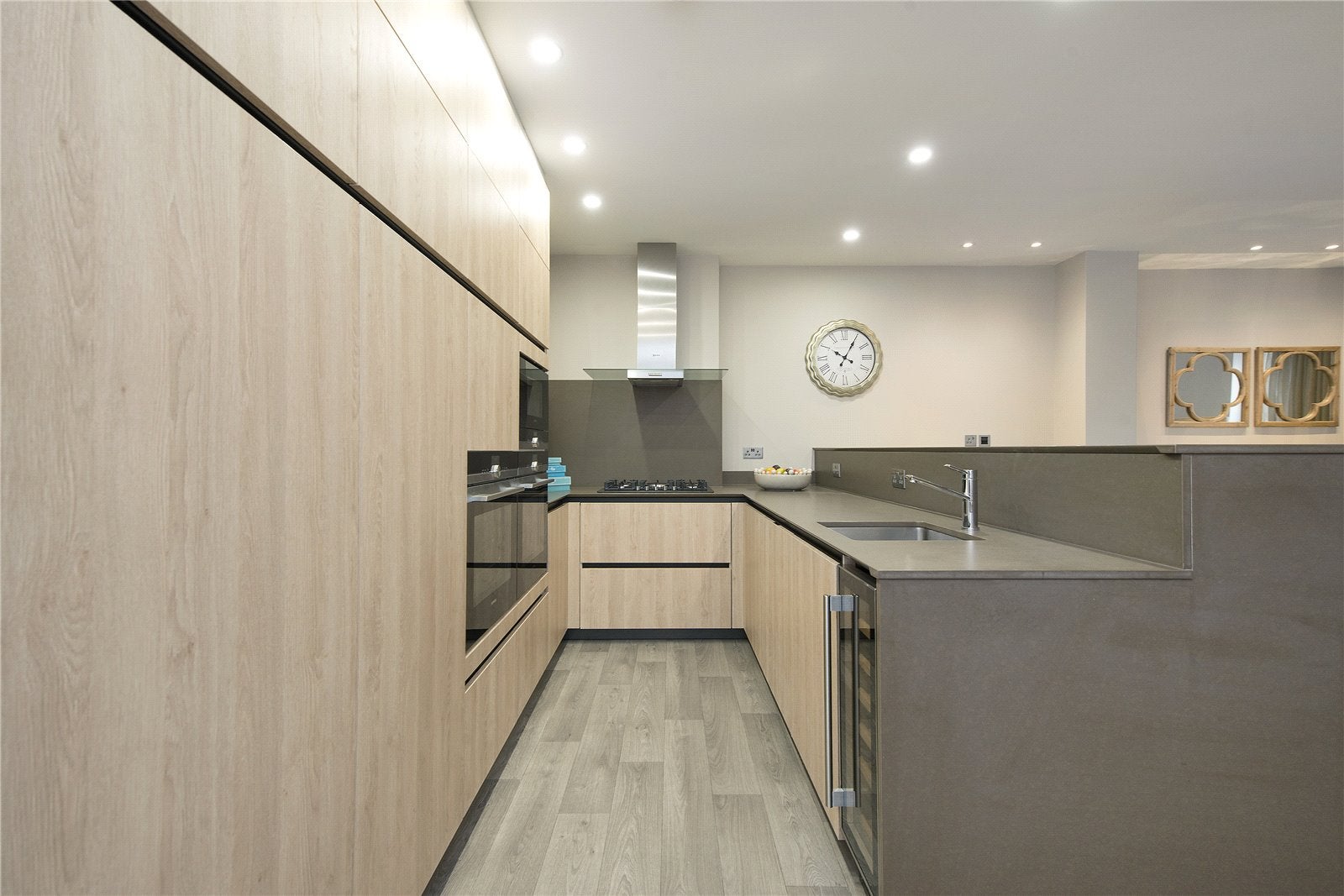 Flat Lyndhurst Road in Greater London
