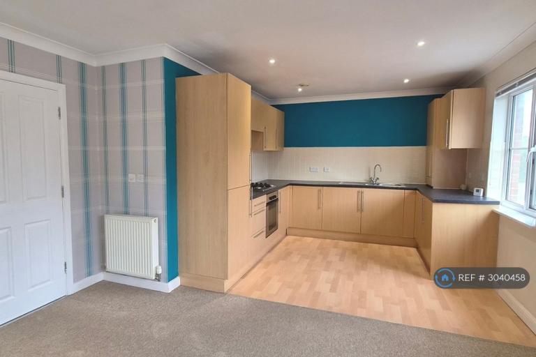 Flat Ladbrooke Road in Great Yarmouth