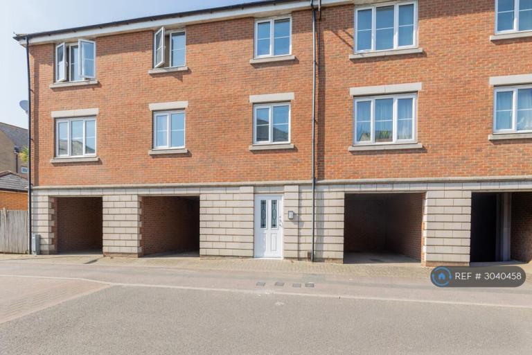 Flat Ladbrooke Road in Great Yarmouth