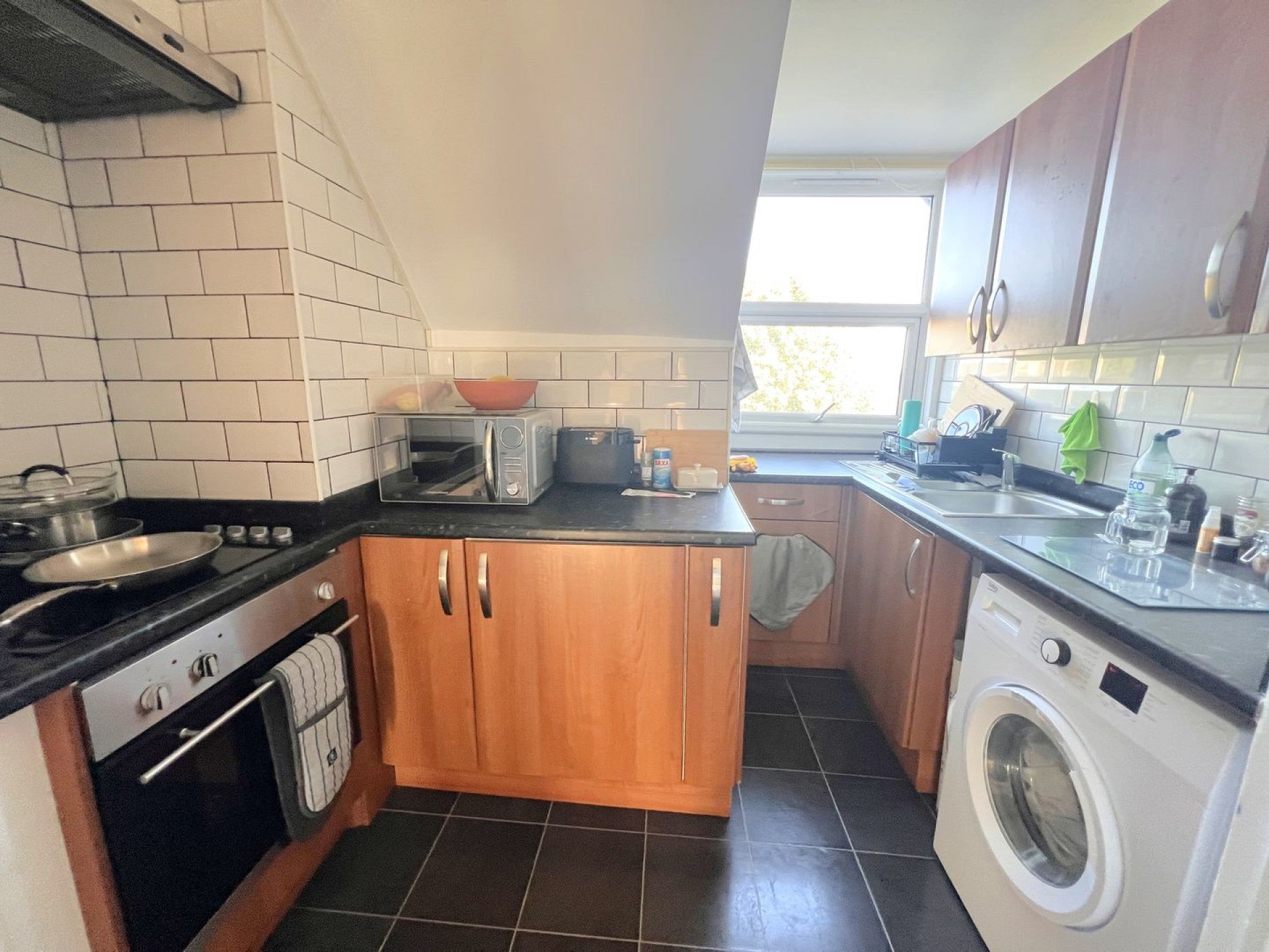 Flat Fairmount Road in Rother