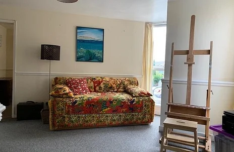 Flat Colleton Drive in Twyford