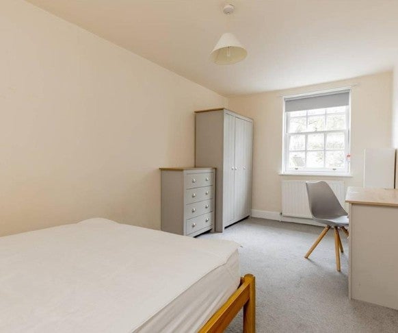 Room Windmill Close in City of Edinburgh