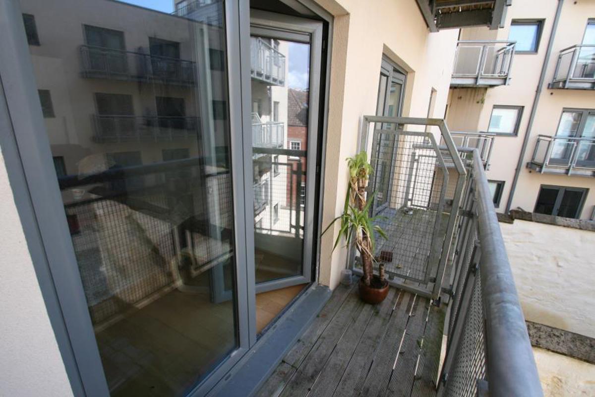 Flat Broad Quay in Bristol